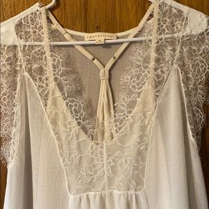 Boutique Cream/White Top